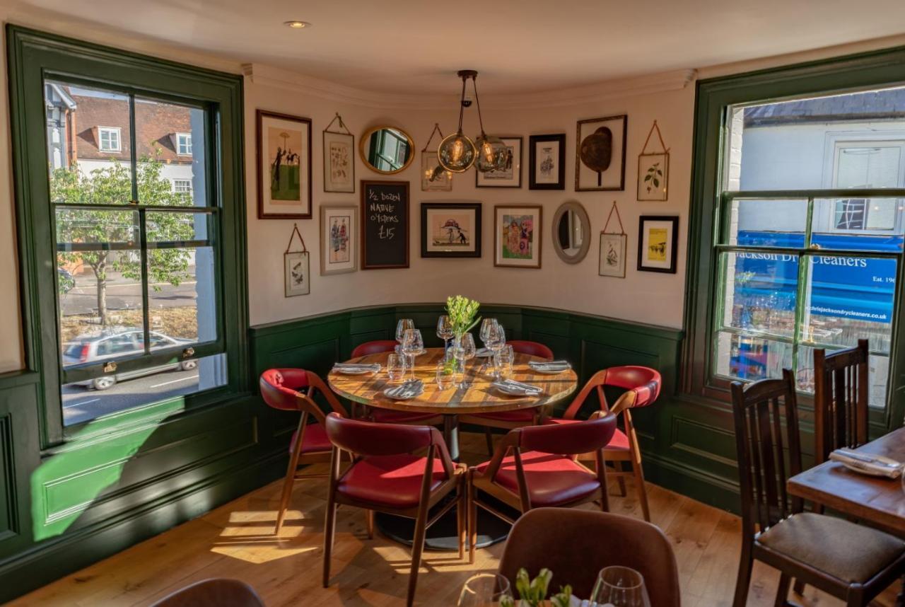 Albert Arms Esher Exteriér fotografie